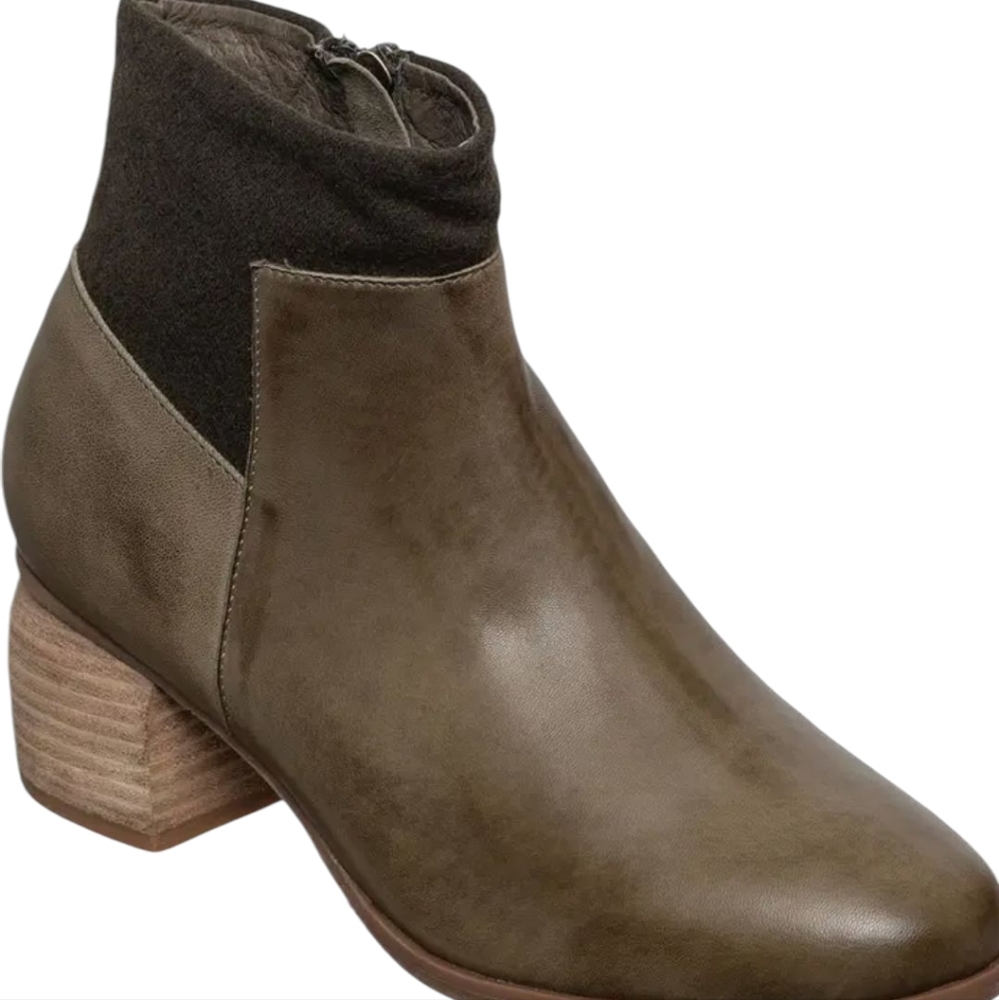NEW.. ANTELOPE N33 Platform Pump Olive Bottie... size 7